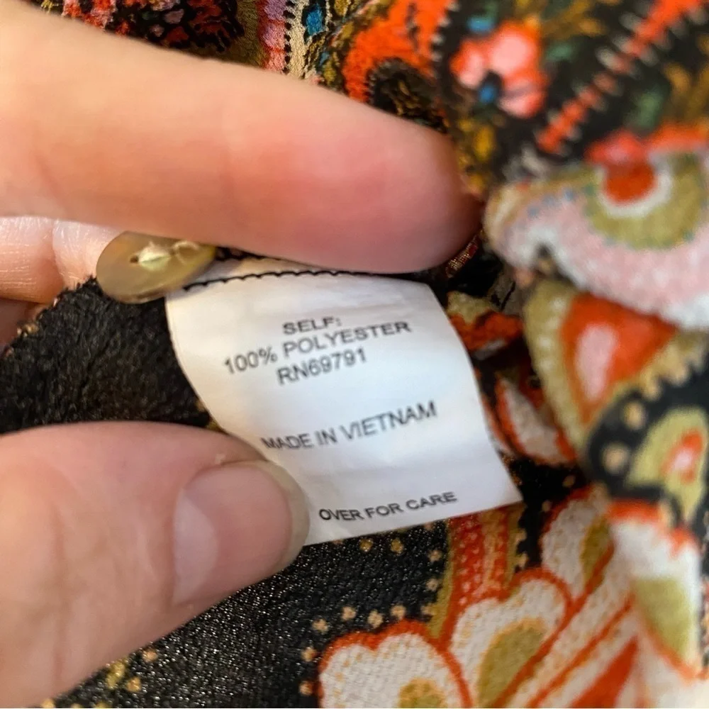 Fig & Flower Boho or Cottage Core Floral Vibrant Loose Fitting Blouse Size S - Picture 7 of 8